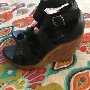 Black platform sandals